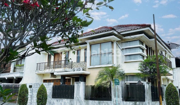 Rumah Di Komplek Favorit Memiliki Posisi Yang Bagus Fasilitas Lap Olahraga 2