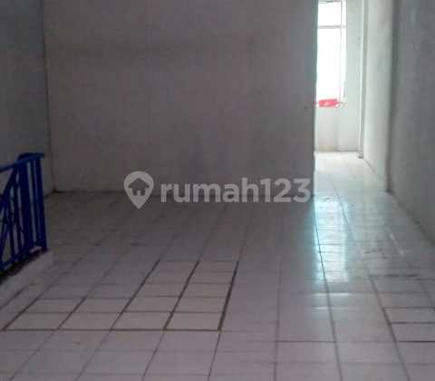 For Rent: Ready-to-Occupy and Ready-to-Use Shop House in Arcadia 2