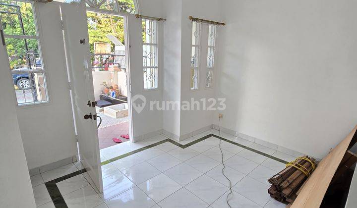 Disewakan Rumah Siap Huni Dan Siap Pakai Di Taman Surya 2