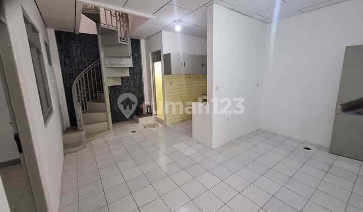 For Rent: Move-In Ready and Fully Functional House in Jelambar. For Rent: Move-In Ready and Fully Functional House in Jelambar.