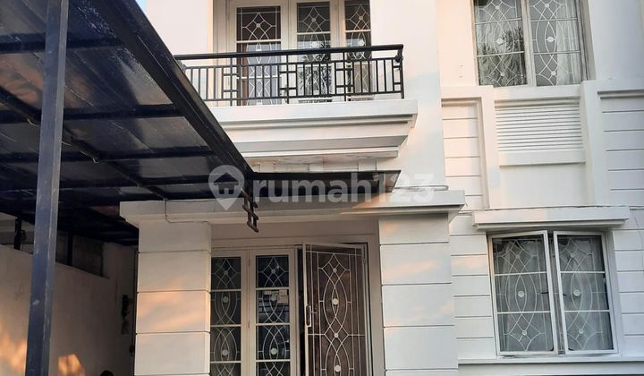 Nice 2-Story House Nice 2-Story House