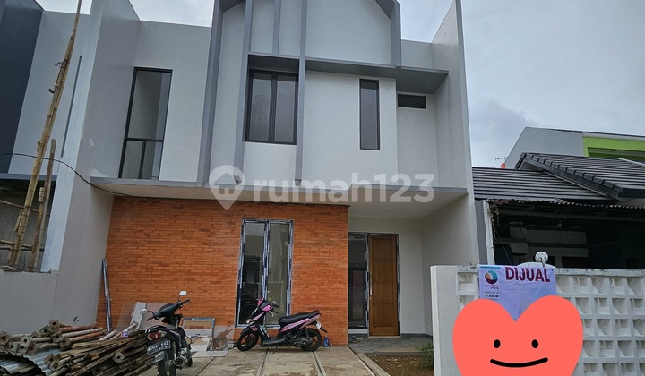Rumah Bagus Baru Dibangun Dekat.sumarecon.bekasi 1
