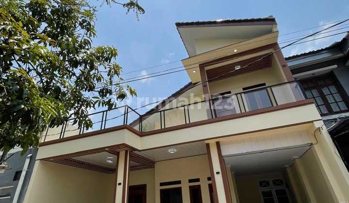 Rumah Cantik Siap Huni 2 Lantai Sudah Renovasi Di Galaxi Bekasi 1