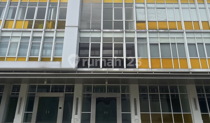 Fast Sale of a Nice, Ready-to-Use Shophouse on the Main Road in Sumarecon Bekasi Fast Sale of a Nice, Ready-to-Use Shophouse on the Main Road in Sumarecon Bekasi