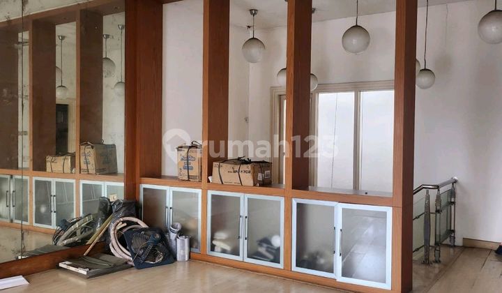 3-Storey House in PIK 1, Strategic Location with SHM, Nice House.