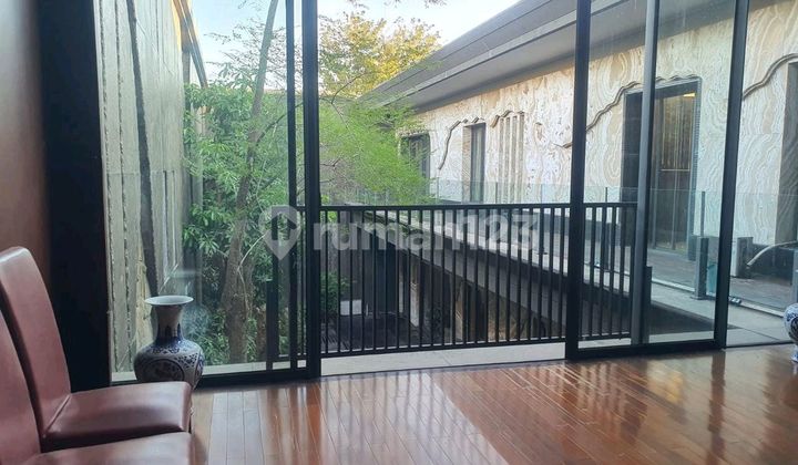 Luxury House Full Imported Onyx Floor and Wall. Darmo Hill Cluster. Luxury House Full Imported Onyx Floor and Wall. Darmo Hill Cluster.