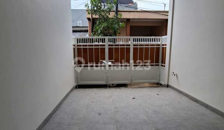 Beautiful 2-Story House, Only 2 Units, Affordable Price, SHM (Certificate of Ownership) 2