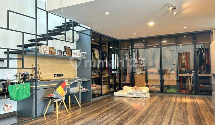 Rumah Mewah Unik 3.5 Lantai Shm Di Pluit