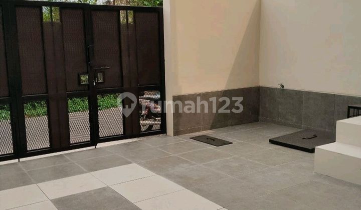 Rumah Brand New 2 Lantai.shm.ditengah Kota  2