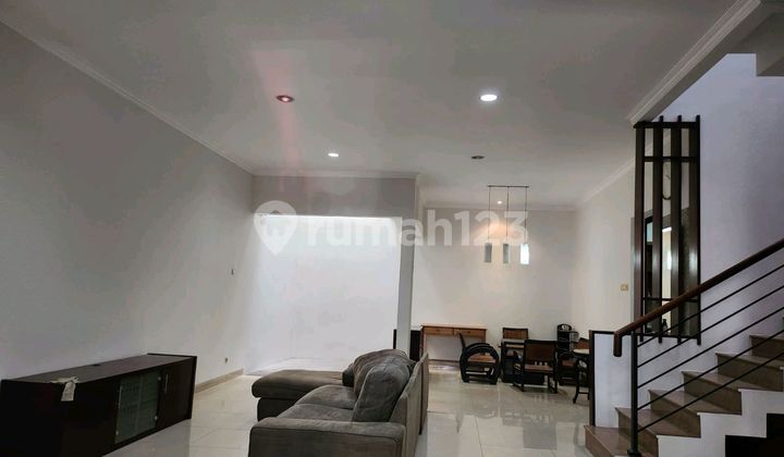 Disewakan Rumah 2,5 Lantai Bebas Banjir Dimuara Karang.