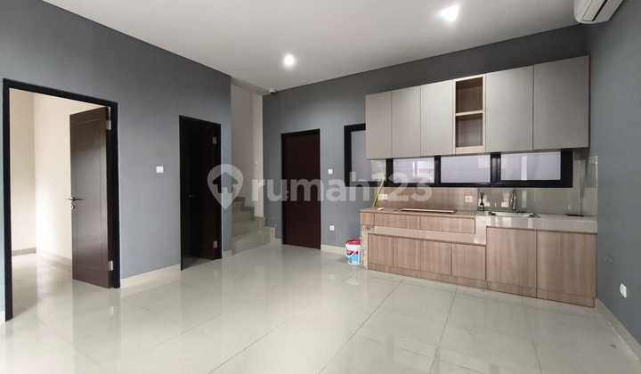 Disewakan Rumah 2 Lantai Bagus Di Metland Puri. 2