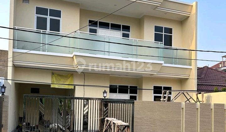 Rumah Luas 2,5 Lantai Baru di Renov Total. di Citra 1. SHM 2