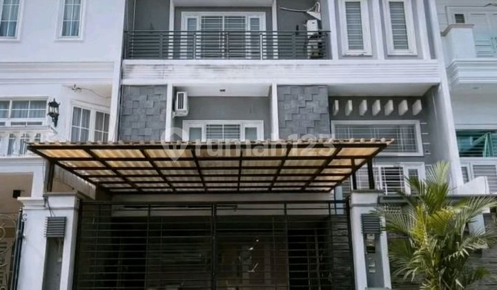 Dijual Rumah Pik 1 Mayang Permai Pinisi SHM Hadap Selatan.