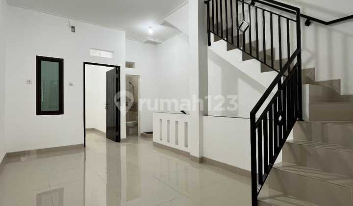 Rumah Brand New 3 Lantai SHM di Tanjung Duren. 2