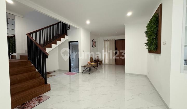 Disewakan Rumah 2 Lantai Bagus di Permata Buana 2