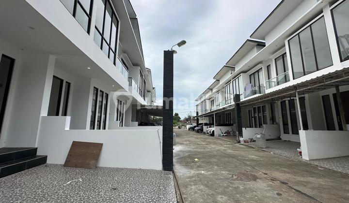 For Sale Premium Townhouse In a Secure Complex In the Center of Palembang City House