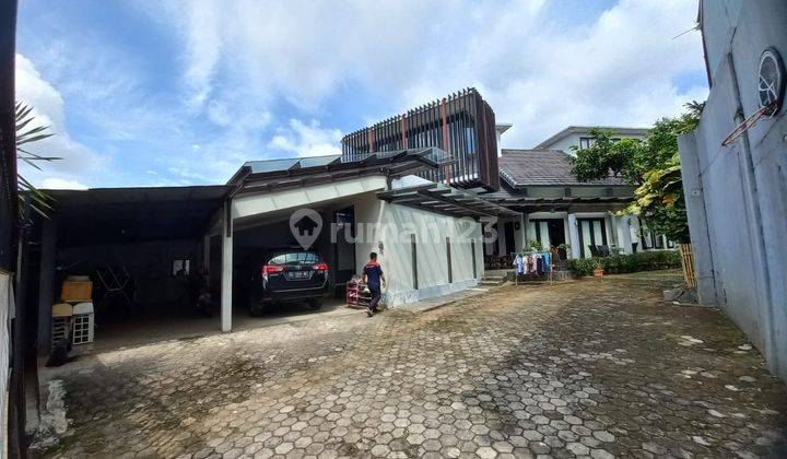 DIJUAL RUMAH MEWAH DAN LUAS TANAH LUAS 910 m2 KOMPLEK BANK RAYA DEMANG LEBAR DAUN 1