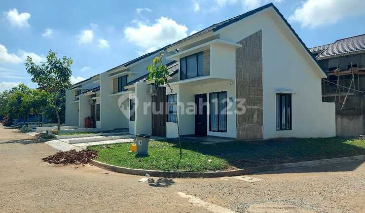 For sale, house position hook cluster The Breeze Citra Grand City Palembang. 2