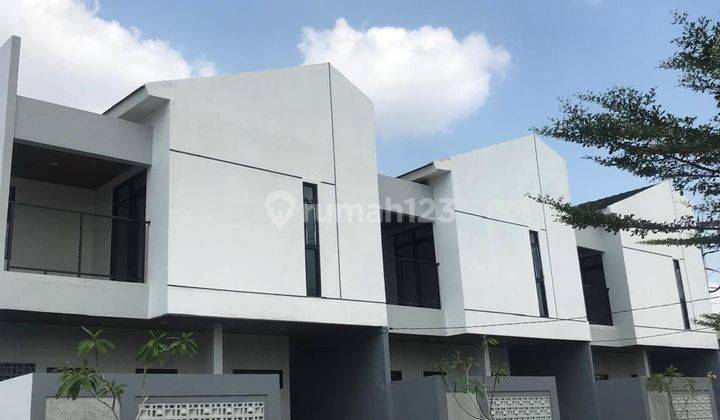 DIJUAL TOWNHOUSE PREMIUM DALAM KOMPLEK DEKAT SEKOLAH SIS PALEMBANG 1