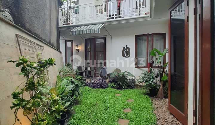 Rumah Mewah 2 Lantai di Sektor 8 - Bintaro 2