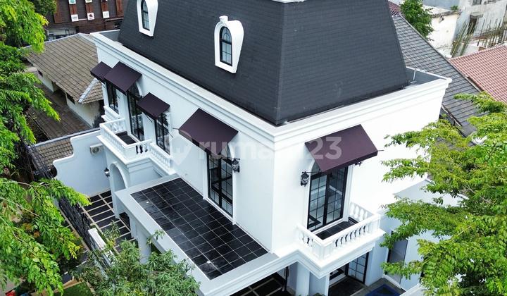 Rumah Baru 2 Lantai Bergaya French Classic 