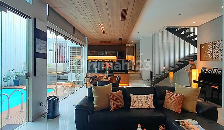 Rumah Mewah Tropical 2 Lantai Di Sektor 9-bintaro