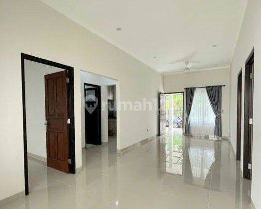 Rumah Cantik Renovasi Siap Huni Di Graha Raya Bintaro 2