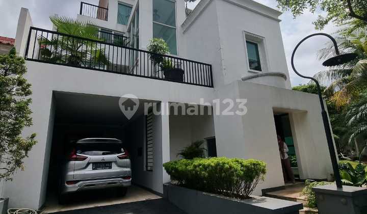 Corner House 2 Floors Very Serene in Sector 6 - Bintaro 1