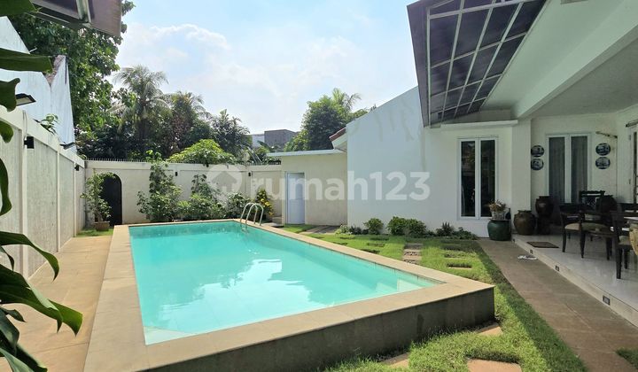 Rumah Cantik 2 Lantai Tanah Luas di Sektor 8 - Bintaro