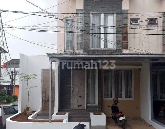 Rumah 2 Lantai Posisi Hook Bebas Banjir di Jatiwarna Pondok Gede Jawa Barat 2