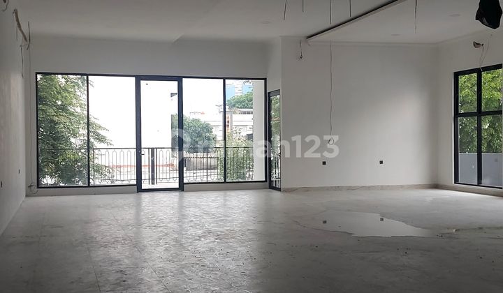 2-Story Commercial Space by the Roadside in Gunung Sahari, Central Jakarta 2-Story Commercial Space by the Roadside in Gunung Sahari, Central Jakarta