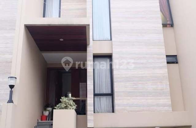 Rumah Bagus 3 Lantai Full Furnished di Pejaten Jakarta Selatan Rumah Bagus 3 Lantai Full Furnished di Pejaten Jakarta Selatan