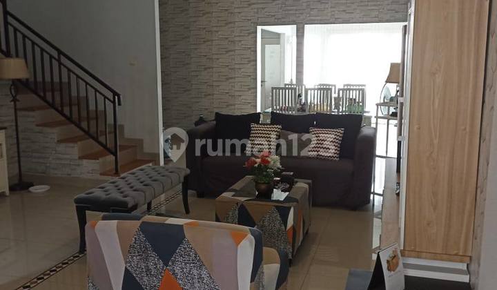 Rumah 2 Lantai Bagus dan Terawat Letak Strategis Semi Furnished di Ciledug Tangerang Banten