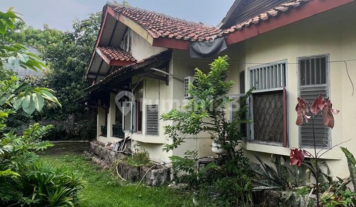 Rumah Tua dan Bangunan Ex Kosan Posisi Hook di Meruya Kembangan Jakarta Barat
