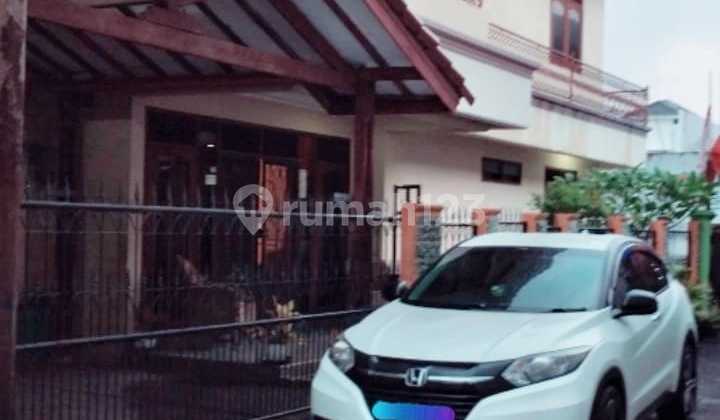 Rumah Bagus Dua Lantai Lokasi Premium Dekat Jalan Raya di Duren Sawit Jakarta Timur