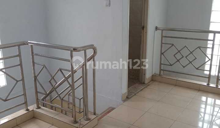 Affordable 2-Story House Hook Position in Penggilingan Cakung East Jakarta Affordable 2-Story House Hook Position in Penggilingan Cakung East Jakarta