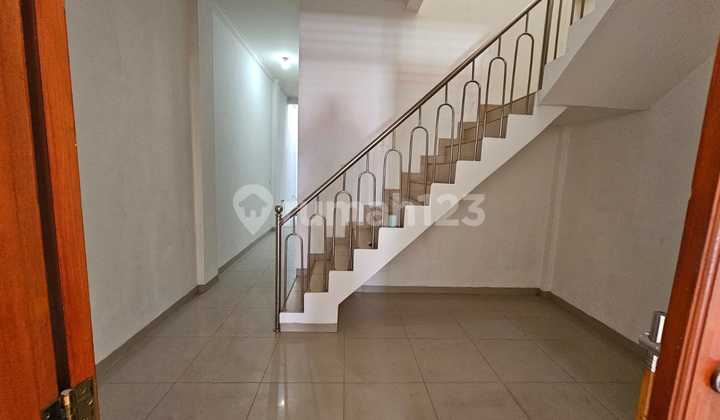 Strategic Two and a Half Story Shop House by the Roadside in Pondok Kopi, East Jakarta