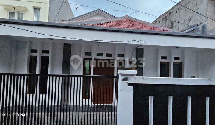 Rumah 2 Lantai Bebas Bajir di Tebet Jakarta Selatan 2