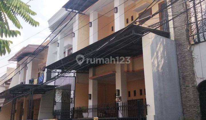 Rumah Strategis Semi Furnished Di Pondok Bambu Jakarta Timur 1