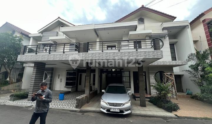 Rumah Mewah Dua Lantai di Pondok Bambu Jakarta Timur 1