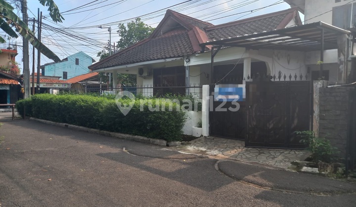 Rumah Asri Bebas Banjir di Tanjung Barat Jakarta Selatan