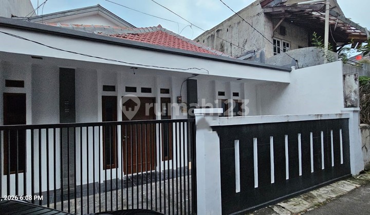 Rumah 2 Lantai Bebas Bajir di Tebet Jakarta Selatan