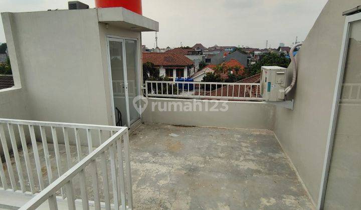 Rumah 3 Lantai Semi Furnished di Condet Batu Wadas Jakarta Timur 2