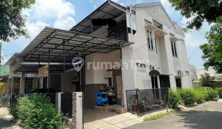 Rumah Bagus Dua Lantai Semi Furnished Posisi Hook Strategis Dekat Stasiun di Cipayung Depok Jawa Barat