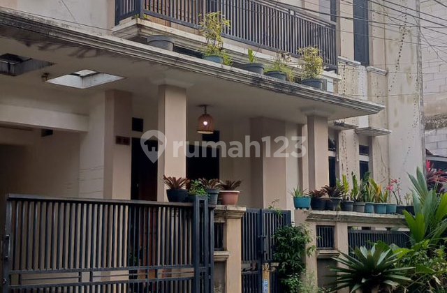 Rumah Murah 2 Lantai Bebas Banjir di Pancoran Mas Depok Jawa Barat