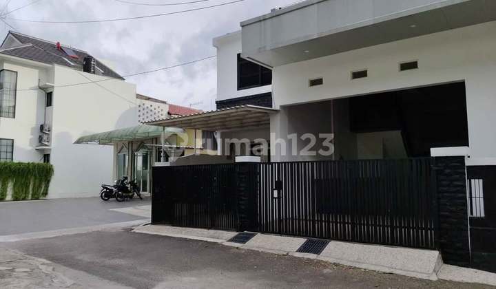 Nice 3-Story House Flood-Free Position Hook in Pondok Kopi East Jakarta 2