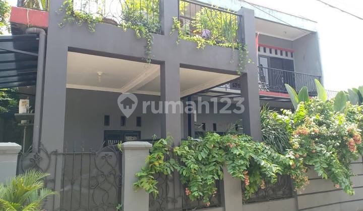 Rumah Bagus Dua Lantai Furnished di Jati Asih Bekasi Jawa Barat