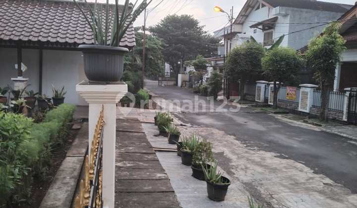 Rumah Strategis Bebas Banjir Semi Furnished di Jaka Sampurna Kota Bekasi Jawa Barat 2