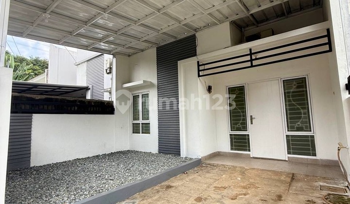 Dijual | Rumah Siap Huni - Komplek One Gate 2 Menit ke Pintu Tol Krukut-Desari 2