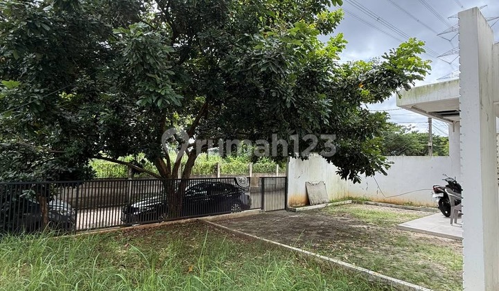Dijual Rumah Strategis Posisi Hook di Cinere - 2 Menit ke Pintu Tol Krukut 2